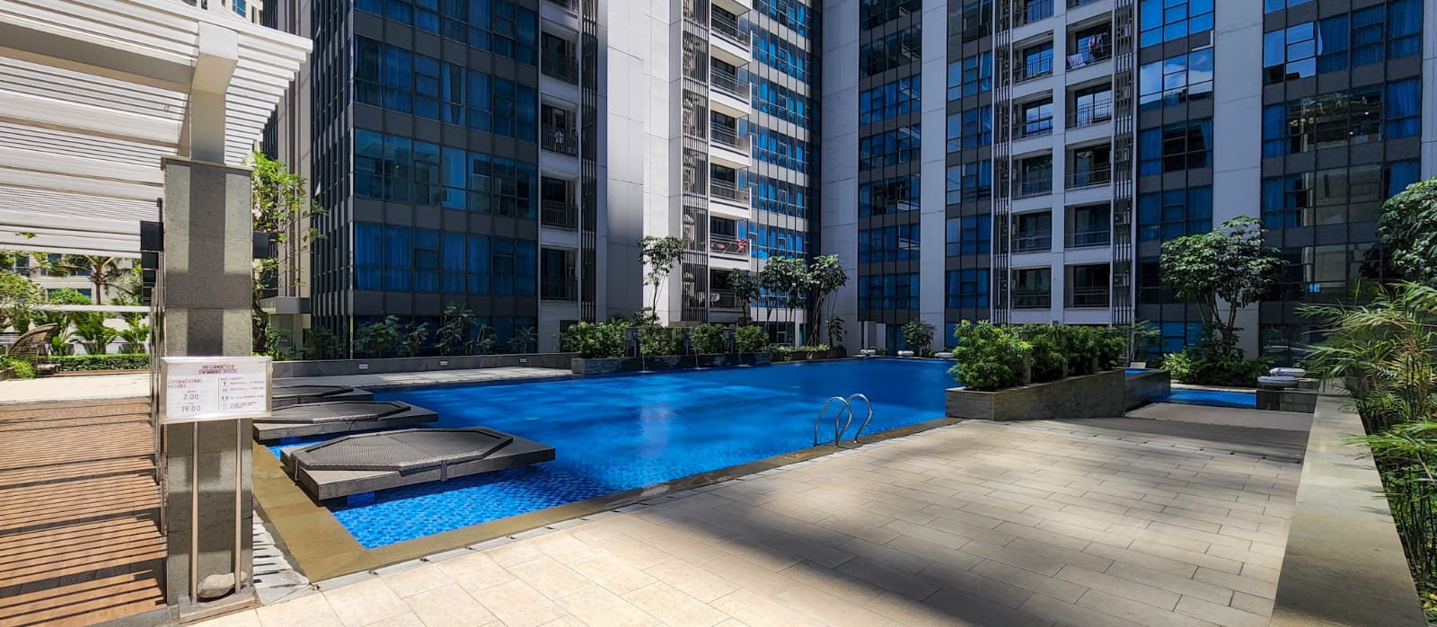 Fasilitas Swimming Pool Casa Grande Residence Phase 2
