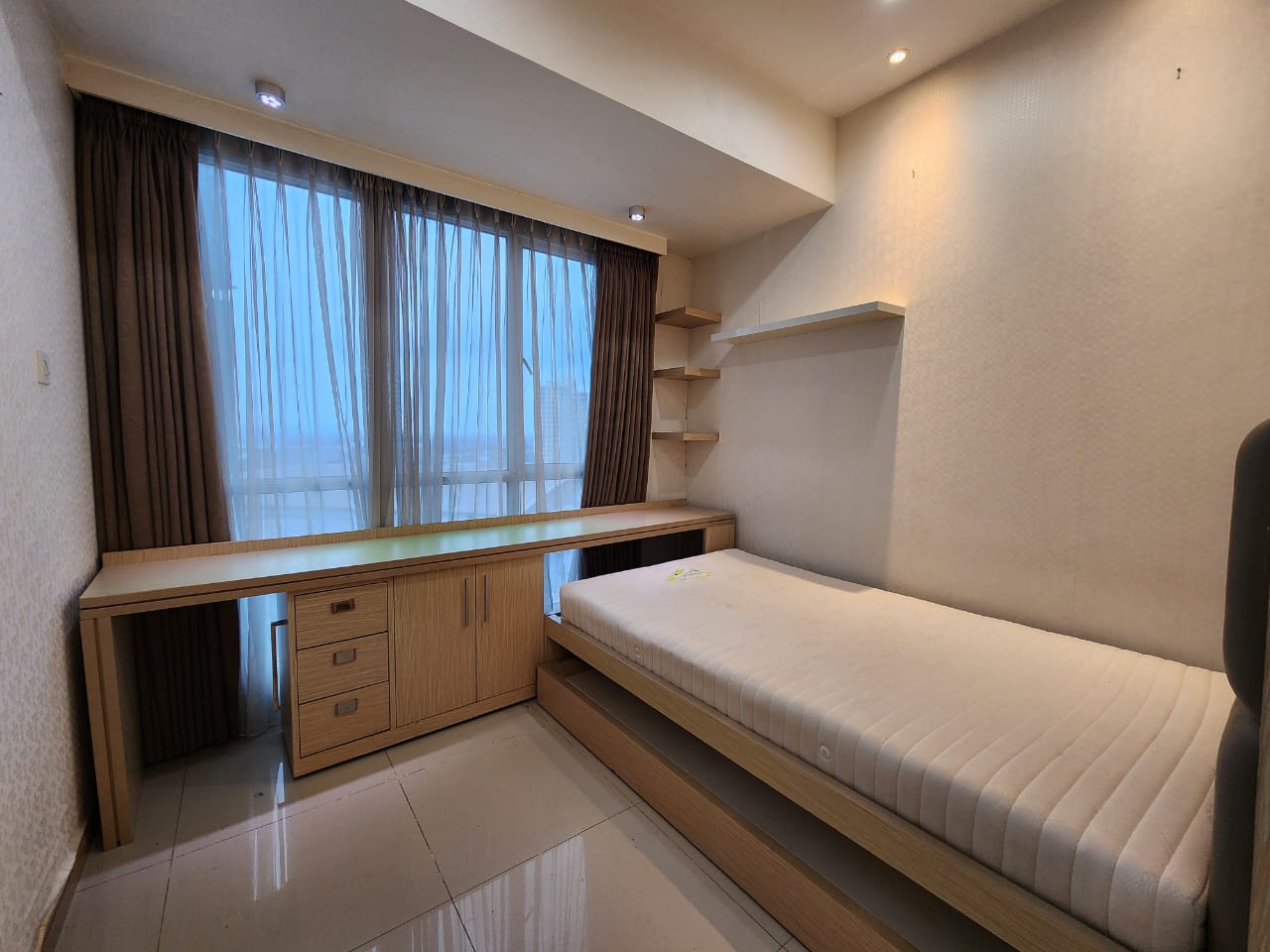 Sewa Casa Grande Kokas Tower Mirage 3 Bed Room Luas 99 m2 Rp.180 Juta / Tahun