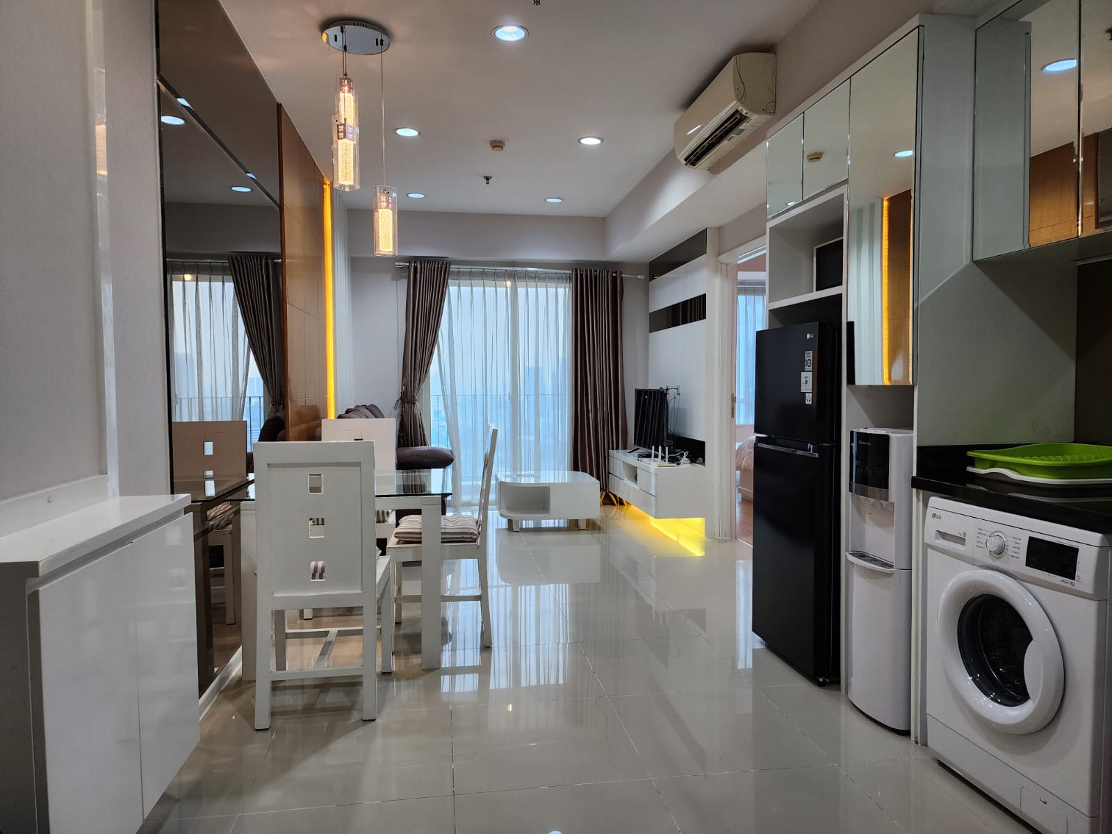 Sewa Tower Mirage 1 Bed Room Luas 51 m2  Lantai 35 unit 10  Rp. 11 Juta Per Bulan Minimal Sewa 1 Tahun www.casagrande-residence.com Stock sewa terlengkap dan terupdate Bulan Juli Tahun 2024