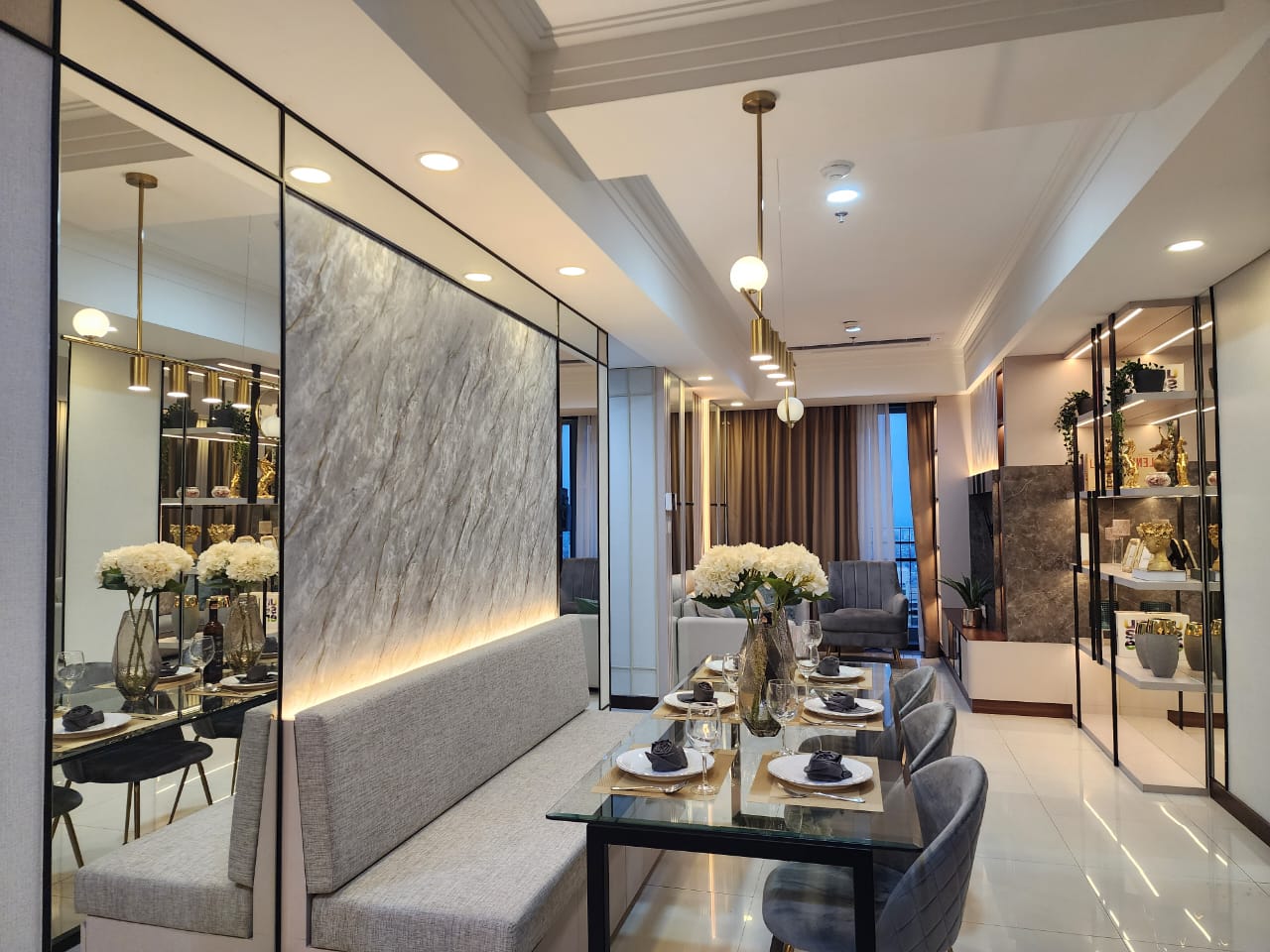 Stock Jual Casagrande Residence Bulan Agustus 2024 Jual Tower Angelo 3+1 Bed Room Luas 120 m2 Furnished Lantai 37 unit 08 Rp. 5,2 Milyar Stock Jual Termurah, Terlengkap dan Terupdate www.casagrande-residence.com !!!