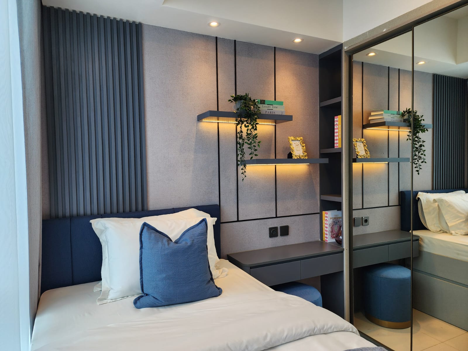 Stock Jual Casagrande Residence Bulan Oktober 2024 Jual Tower Angelo 3+1 Bed Room Luas 129 m2 Furnished Lantai 45 unit 08 Rp. 5,2 Milyar Fully Furnished www.casagrande-residence.com Stock Jual Casa Grande Terlengkap, Termurah dan Terupdate