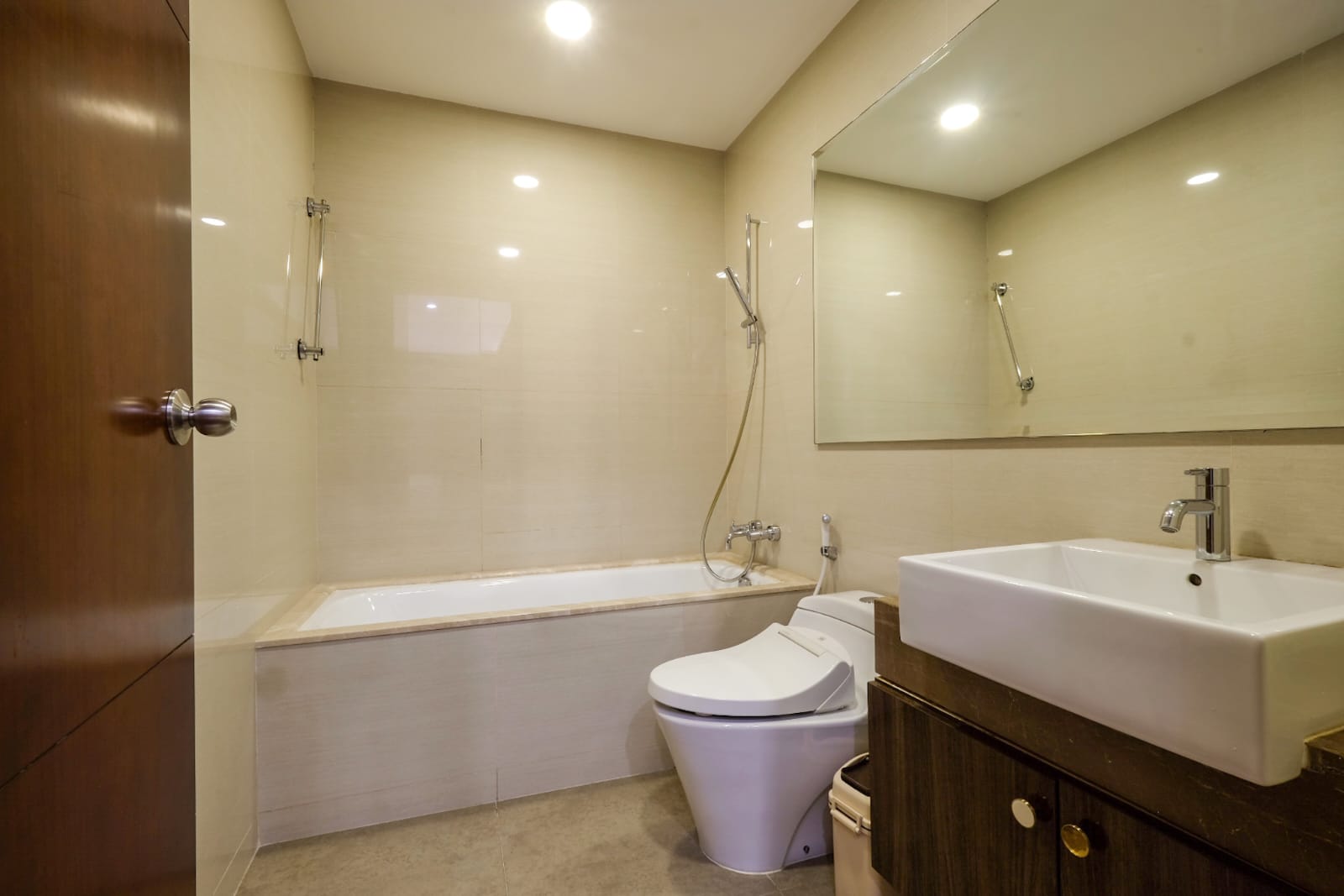 Stock Sewa Casagrande Residence Bulan Agustus 2024 Sewa Tower Chianti 2+1 Bed Room Luas 76 m2 Lantai 17 unit 02 Rp. 16 Juta Per Bulan Minimal Sewa 1 Tahun Stock Sewa Termurah, Terlengkap dan Terupdate www.casagrande-residence.com !!!