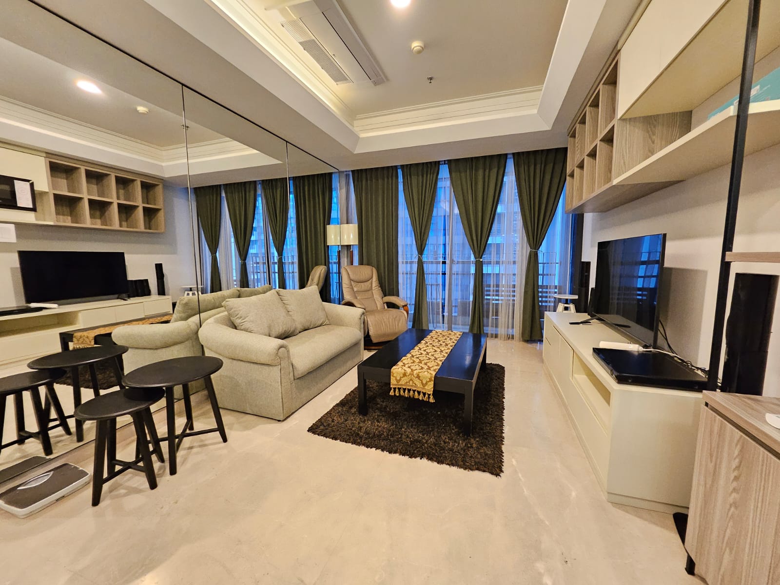 Tower Angelo 3+1 Bed Room Luas 129 m2 Lantai 07 Unit 09 Rp.25 Juta Per Bulan Minimal Sewa 1 Tahun www.casagrande-residence.com Stock Sewa Apartemen Casa Grande Terlengkap dan Termurah Bulan Juli Tahun 2024