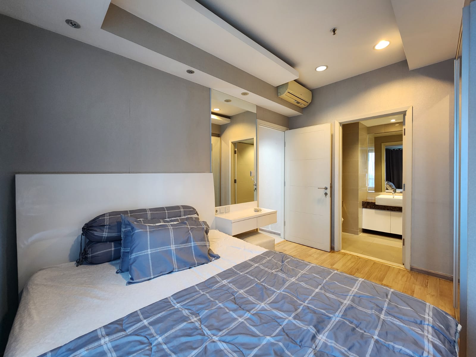 Sewa Apartemen Casagrande Residence Tower Montreal  2 + 1 Bed Room Luas 80 m2 Rp.14 Juta/Bulan Minimal Sewa 1 Tahun